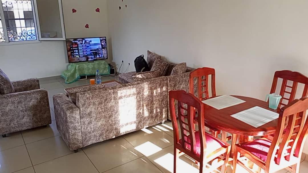 Residence Rosalie ياوندي الغرفة الصورة